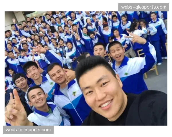 CBA“聚力”公益行走进新疆乡村小学，球员参与篮球支教